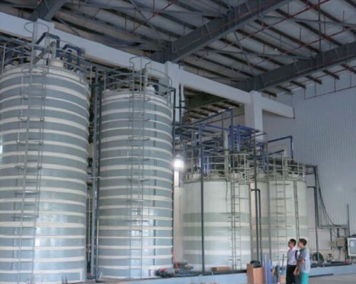 60噸大型(xíng)塑膠(jiāo)儲罐
